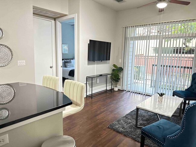 Building Photo - 12848 Queensbury Ln Unit SI ID1335682P