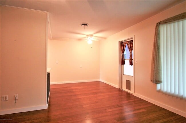 Photo - 3715 Lenwood Dr