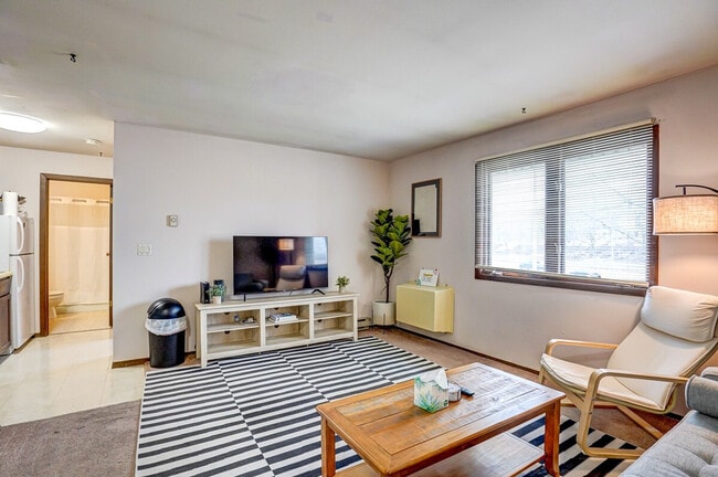 Building Photo - 2601 University Ave Unit ID1377393P