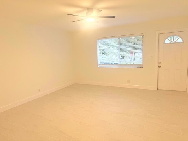 Photo - 626 Prosperity Farms Rd