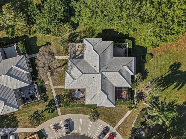 Photo - 1945 Stratford Way