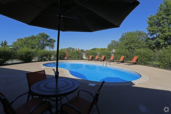 Photo - Royal Ridge Apartments