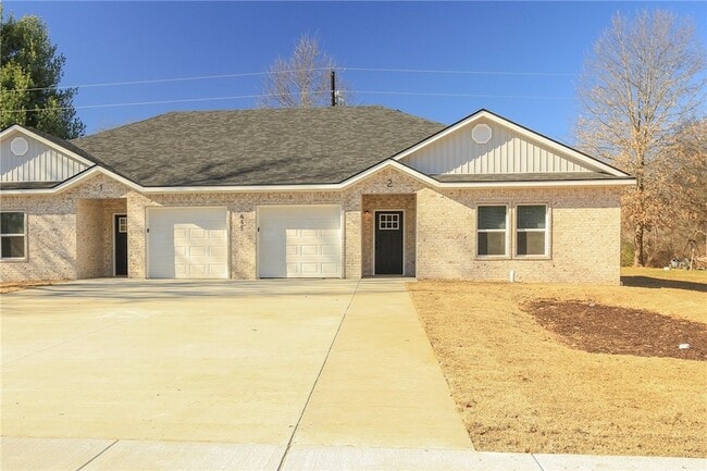 Building Photo - 655 N Genevieve Ave Unit 2