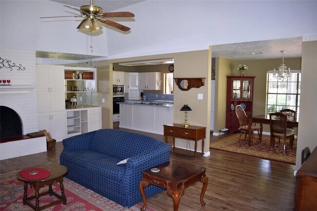 Photo - 3214 Wedgewood Cir