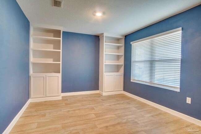 Photo - 10589 Queens Gate Cir