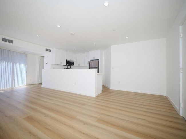 Building Photo - Casa El Cerrito