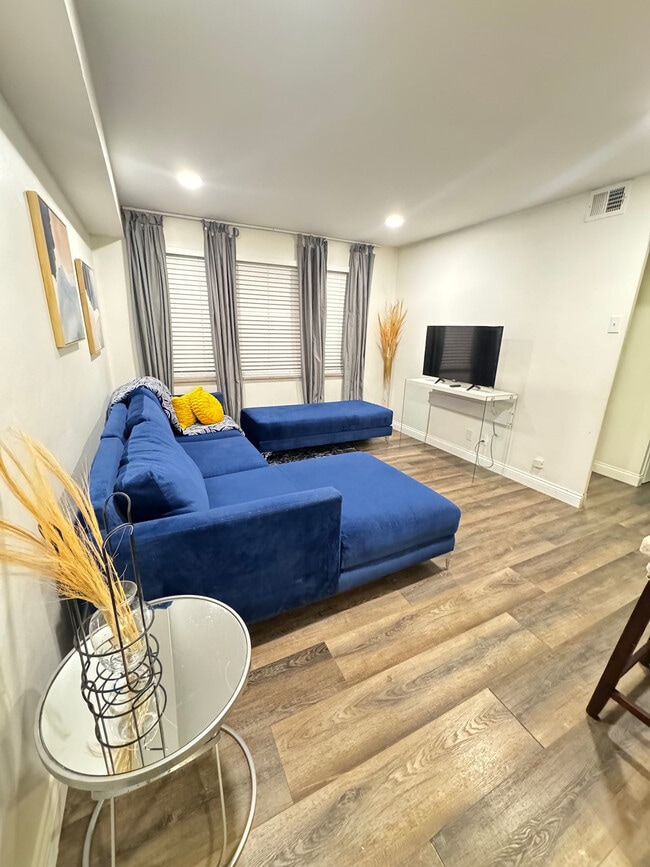 Photo - 7166 Jamieson Ave Unit SI ID1490318P
