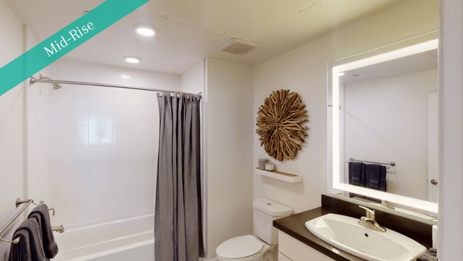 Photo - Capitol Towers - Luxury Midrise