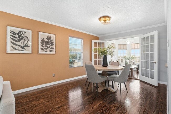 Photo - 818 Cedar Rd