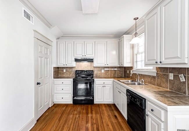 Photo - 644 St Landry St