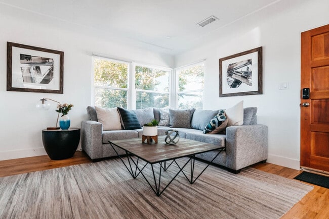 Building Photo - 4127-29 Vermont St Unit ID1288265P