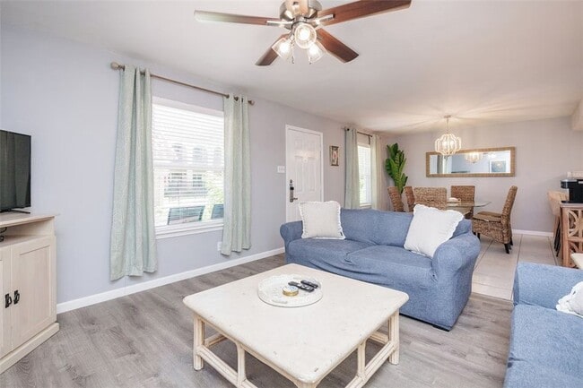 Photo - 14921 Windward Dr Unit 114