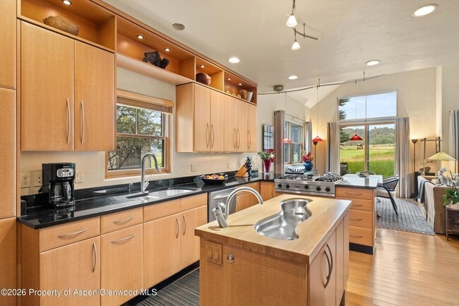 Photo - 31 Primrose Ln