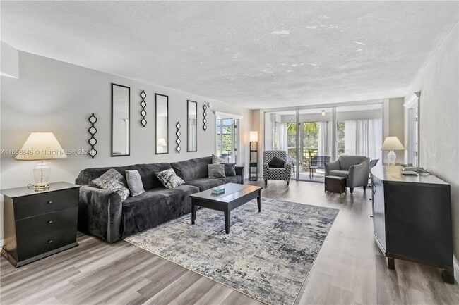 Photo - 3980 Oaks Clubhouse Dr Unit 303