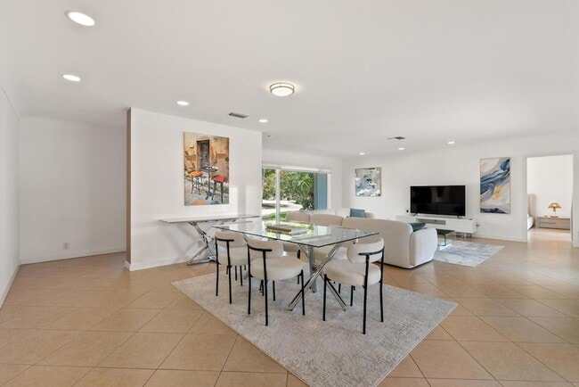 Photo - 3080 NE 43rd St