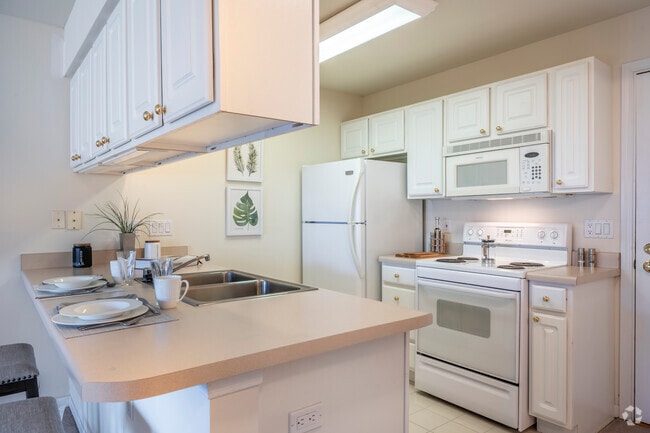 Mini BDRM - Greenbriar Village