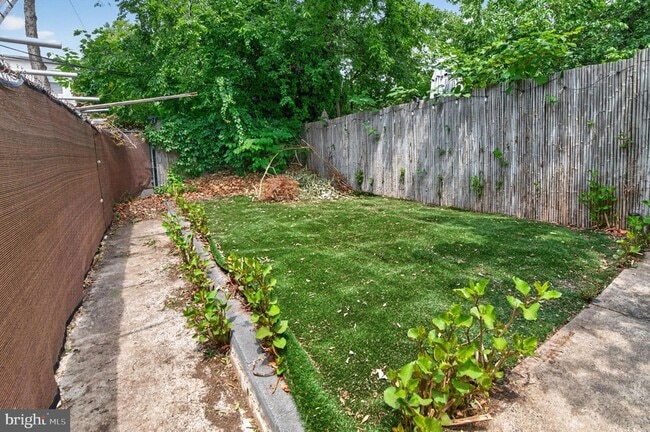 Photo - 34 S 53rd St