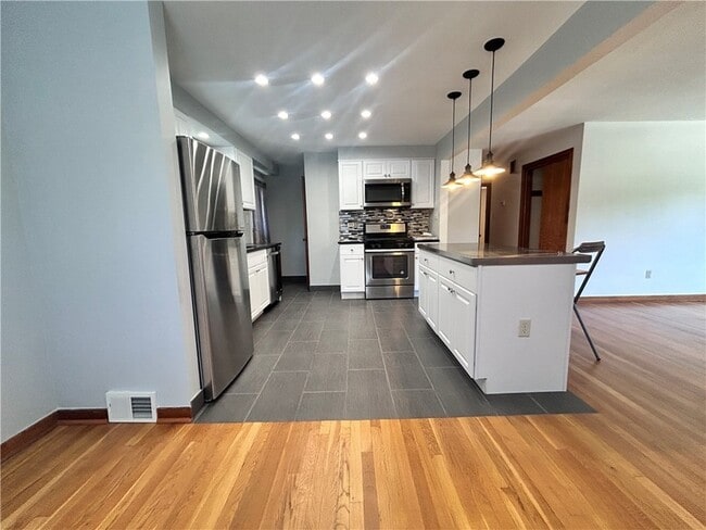 Photo - 3715 Beechwood Blvd