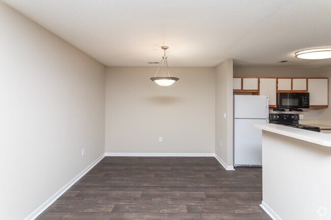 2BR, 2BA - 1069SF - Hampton Place Apartments
