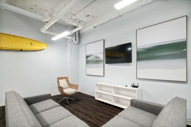 Resident Lounge - 1501 Locust St Residential