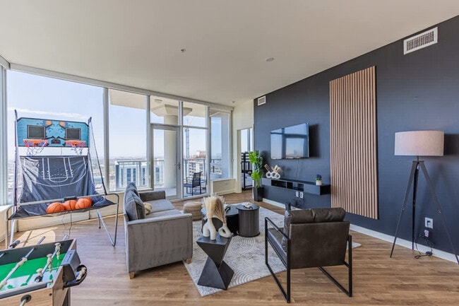 Photo - 44 W Monroe St Unit ID1263180P