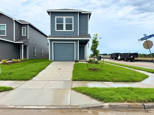 Building Photo - 6220 Sandpiper Ln
