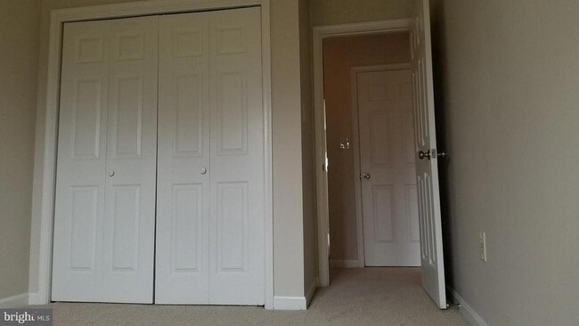 Photo - 137 Kylie Pl