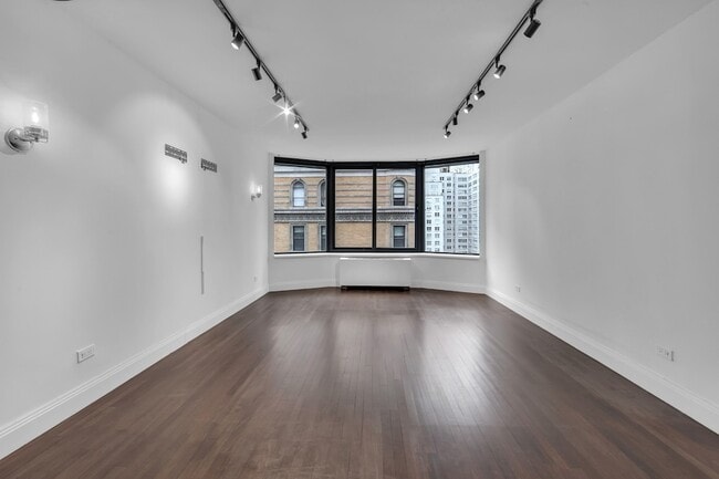 Building Photo - 155 W 70th St Unit 11C