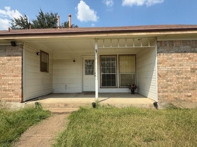 Photo - 920 N Bryan-Belt Line Rd