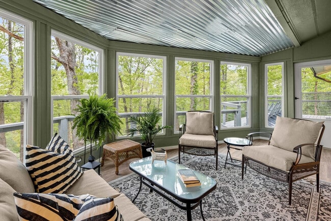 Photo - 16 Brompton Ln Unit ID1241314P