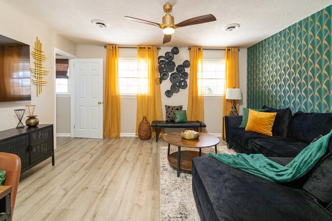 Photo - 308 Denny Cir Unit SI ID1609620P