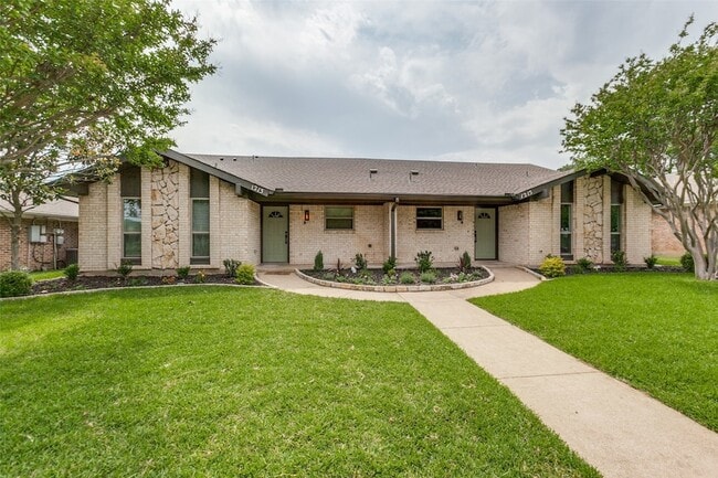 Building Photo - 1213 Mill Valley Dr Unit 1214