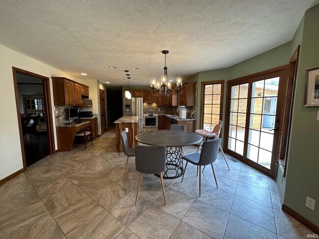 Photo - 3825 E Devonshire Ln