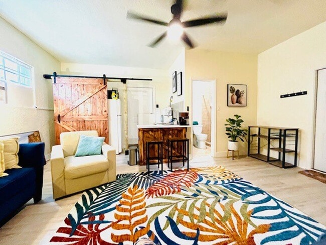 Building Photo - 507 NE 34th St Unit ID1231716P