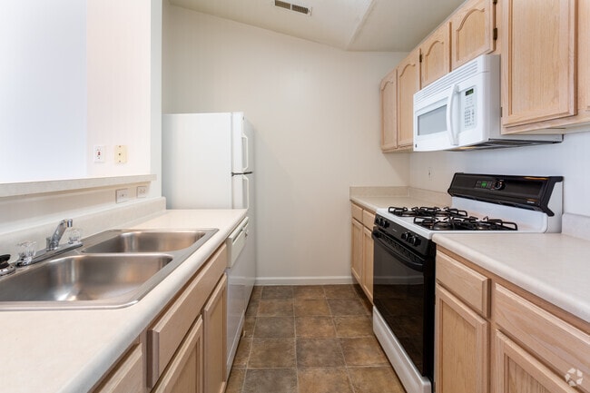 1BR,1BA,874SF - The Morgan - Lake Pointe Apartment Homes