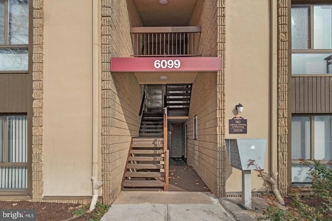 Building Photo - 6099 Majors Ln Unit 9