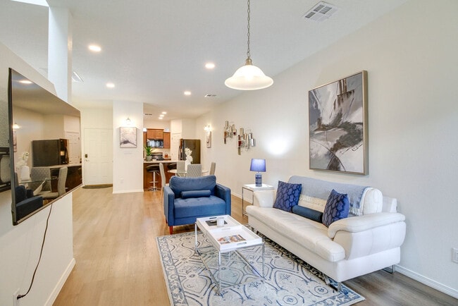 Building Photo - 243 San Clemente Ave NW Unit SI ID1604736P