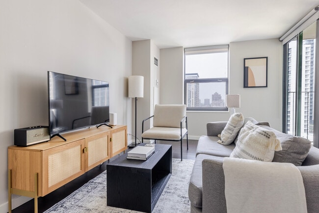 Photo - 77 W Huron St Unit FL8-ID1380