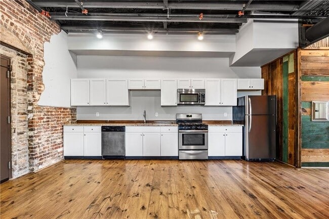 Photo - 558 St Francis St Unit 2D