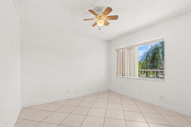 Photo - 7301 Amberly Ln Unit 304