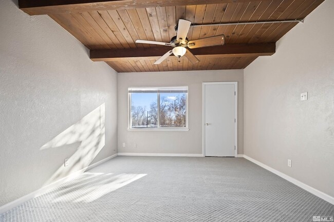 Photo - 695 Denslowe Dr Unit B
