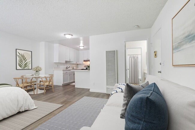 Photo - Country Club Apartments