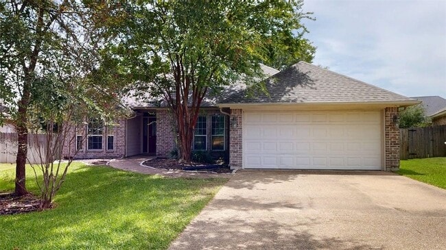 Building Photo - 2350 Kendal Green Cir
