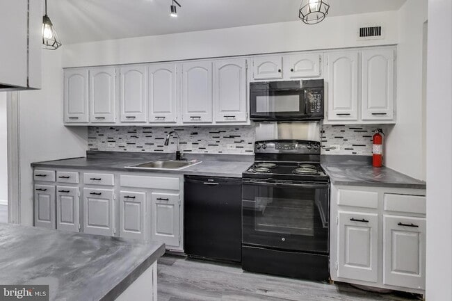 Photo - 1001 26th St NW Unit 705