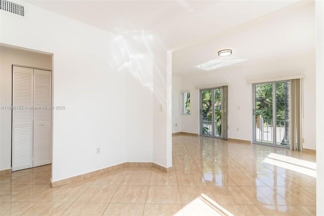 Building Photo - 694 NE 76th St Unit 2