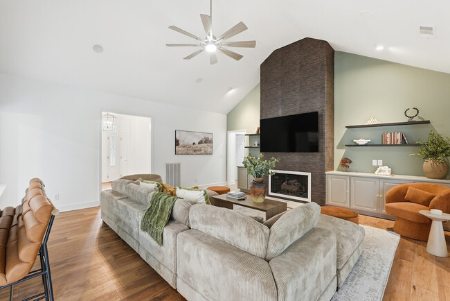 Building Photo - 1521 Walthour Rd Unit SI FL2-ID1590562P