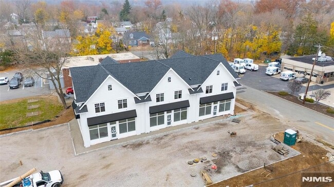 Building Photo - 445 Ramapo Valley Rd Unit 3