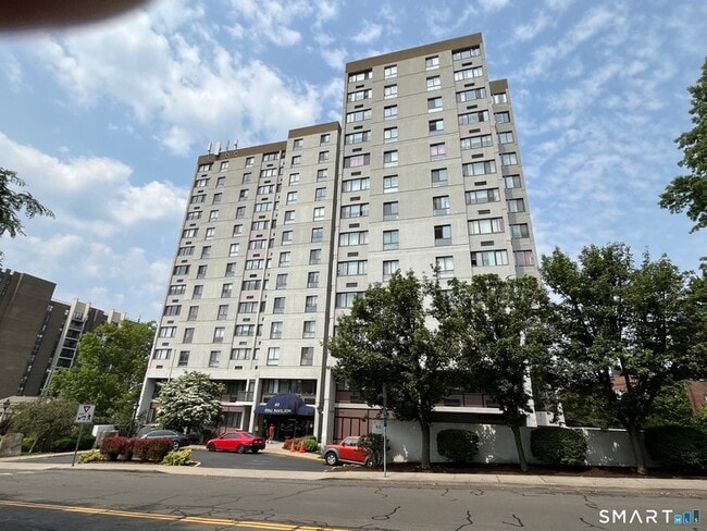 Building Photo - 60 Strawberry Hill Ave
