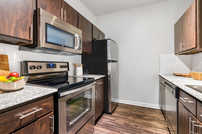 Kitchen - Villas at Hermann Park