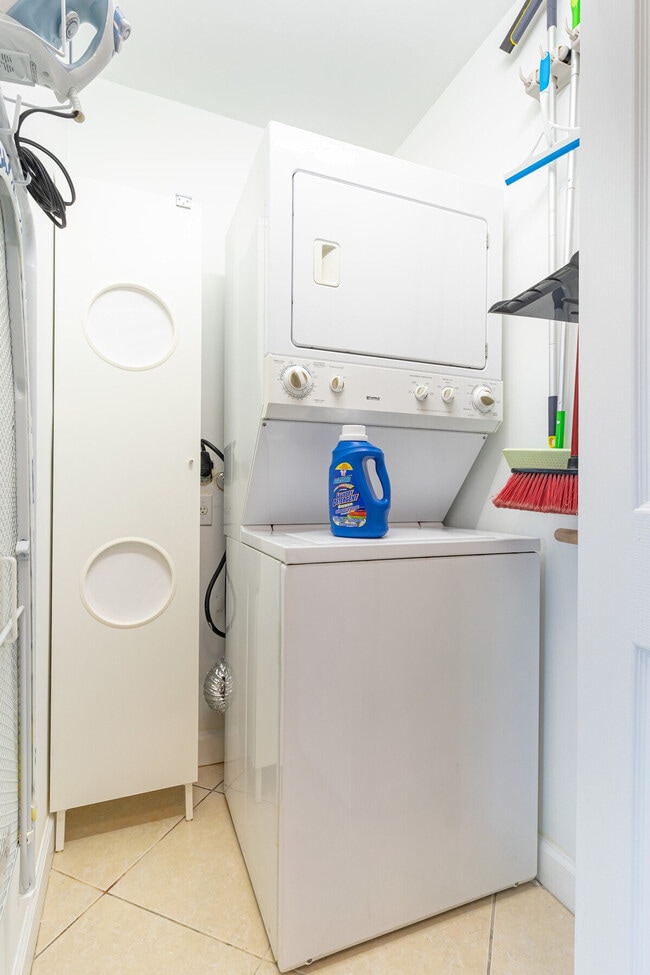 Photo - 3221 SW 23rd St Unit SI ID1056251P